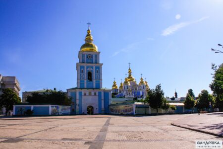 Михайлівський Золотоверхий монастир (Київ), Михайловский Златоверхий монастырь (Киев)