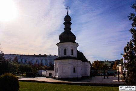 Михайлівський Золотоверхий монастир (Київ), Трапезна церква Івана Богослова
